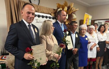 Nagrody dla ludzi wspierających klub Seniora