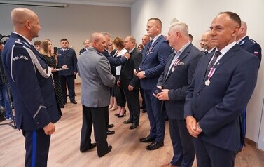 15.07.2026 - ŚWIĘTO POLICJI W KOZIENICACH - AWANSE, MEDALE I PODZIĘKOWANIA 11