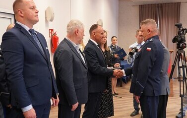 15.07.2026 - ŚWIĘTO POLICJI W KOZIENICACH - AWANSE, MEDALE I PODZIĘKOWANIA 12