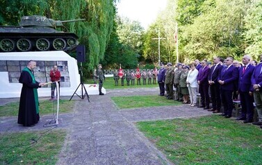 OBCHODY 82. ROCZNICY BITWY POD STUDZIANKAMI 44
