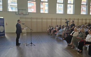 01.09.2026 - NOWY ROK SZKOLNY ROZPOCZĘTY. NAJLEPSI MATURZYŚCI NAGRODZENI 1