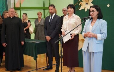 01.09.2026 - NOWY ROK SZKOLNY ROZPOCZĘTY. NAJLEPSI MATURZYŚCI NAGRODZENI 17