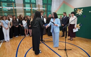 01.09.2026 - NOWY ROK SZKOLNY ROZPOCZĘTY. NAJLEPSI MATURZYŚCI NAGRODZENI 19