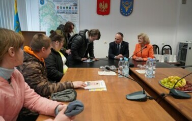 UCZNIOWIE SOSW W KOZIENICACH  Z WIZYTĄ W STAROSTWIE POWIATOWYM 3