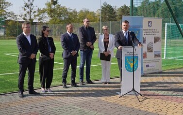 08.10.2026 - DOBRE INWESTYCJE, DOBRA WSP&Oacute;ŁPRACA. WICEMARSZAŁEK RAFAŁ RAJKOWSKI W POWIECIE KOZIENICKIM 37