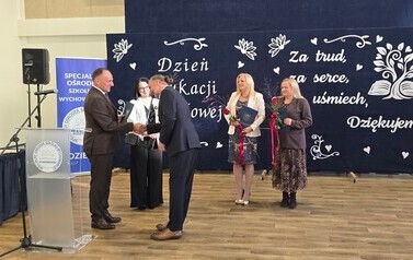 09.10.2026 - &bdquo;ZA TRUD, ZA SERCE, ZA UŚMIECH, DZIĘKUJEMY&rdquo; - DZIEŃ EDUKACJI NARODOWEJ W SOSW W KOZIENICACH 16