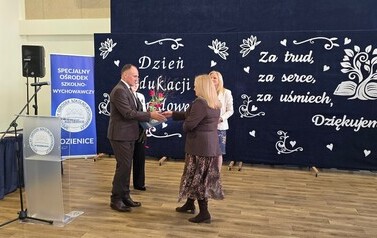 09.10.2026 - &bdquo;ZA TRUD, ZA SERCE, ZA UŚMIECH, DZIĘKUJEMY&rdquo; - DZIEŃ EDUKACJI NARODOWEJ W SOSW W KOZIENICACH 17