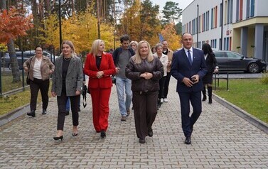 27.10.2026 - &bdquo;KOLOROWY ŚWIAT ZABAWY&rdquo; PODSUMOWANIE PROJEKTU I OTWARCIE NOWEGO PLACU ZABAW W SOSW W KOZIENICACH 19