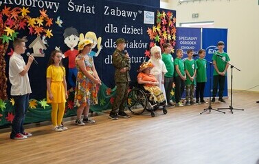 27.10.2026 - &bdquo;KOLOROWY ŚWIAT ZABAWY&rdquo; PODSUMOWANIE PROJEKTU I OTWARCIE NOWEGO PLACU ZABAW W SOSW W KOZIENICACH 30