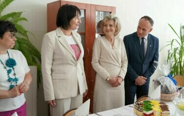 ŚWIĄTECZNE SPOTKANIA W I LO I ZS NR 1 9
