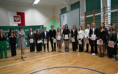 MATURZYŚCI Z &bdquo;ZIELONEGO&rdquo; ZAKOŃCZYLI ROK SZKOLNY 3