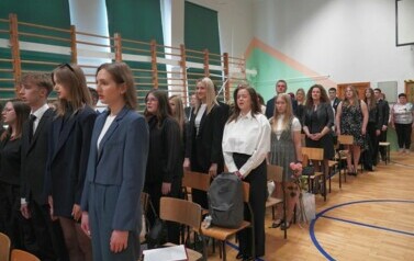 MATURZYŚCI Z &bdquo;ZIELONEGO&rdquo; ZAKOŃCZYLI ROK SZKOLNY 8