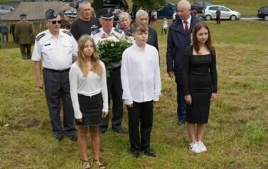 UROCZYSTOŚĆ PATRIOTYCZNA W ZAJEZIERZU 4