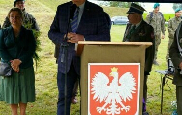 UROCZYSTOŚĆ PATRIOTYCZNA W ZAJEZIERZU 10