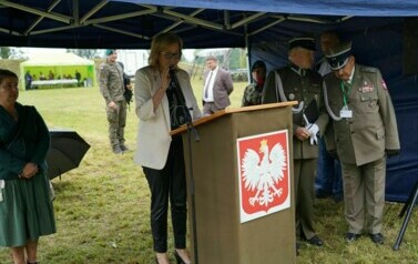 UROCZYSTOŚĆ PATRIOTYCZNA W ZAJEZIERZU 12