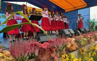 V PRZEGLĄD KGW ZIEMI KOZIENICKIEJ W PRL-OWSKIEJ ODSŁONIE 30