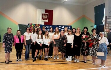 DZIEŃ EDUKACJI NARODOWEJ W &bdquo;ZIELONYM&rdquo; LO 3