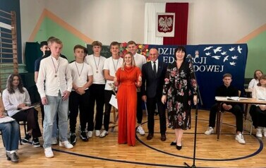 DZIEŃ EDUKACJI NARODOWEJ W &bdquo;ZIELONYM&rdquo; LO 5
