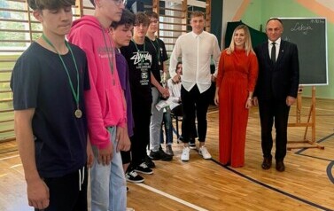 DZIEŃ EDUKACJI NARODOWEJ W &bdquo;ZIELONYM&rdquo; LO 6