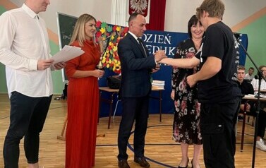 DZIEŃ EDUKACJI NARODOWEJ W &bdquo;ZIELONYM&rdquo; LO 8