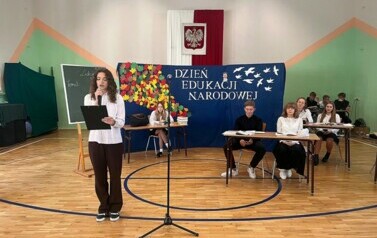 DZIEŃ EDUKACJI NARODOWEJ W &bdquo;ZIELONYM&rdquo; LO 21