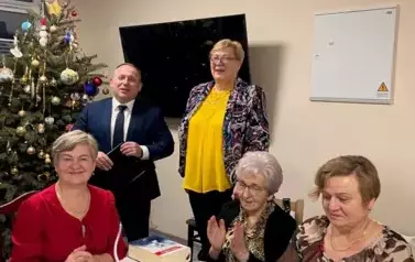 &bdquo;BOŻE NARODZENIE TO CZAS, W KT&Oacute;RYM DOMY  ROZŚWIETLAJĄ SIĘ ŚWIATŁEM ŻYCZLIWOŚCI, MIŁOŚCI I POKOJU&hellip;&rdquo; 6