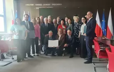 PONAD 6,5 MLN ZŁ DLA POWIATU KOZIENICKIEGO NA TERMOMODERNIZACJĘ ZESPOŁU SZK&Oacute;Ł NR 1 W KOZIENICACH 1