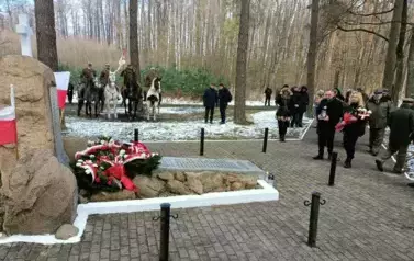 WDZIĘCZNOŚĆ ZALEŻY OD PAMIĘCI: 81. ROCZNICA BITWY POD MOLENDAMI 3