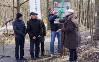LAS PEŁEN PRZYSZŁOŚCI &ndash; WSP&Oacute;LNA AKCJA SADZENIA DRZEW W NADLEŚNICTWIE KOZIENICE 10
