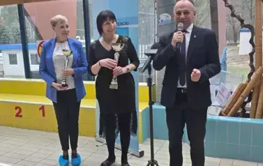 SPORTOWA RYWALIZACJA NA BASENIE 3