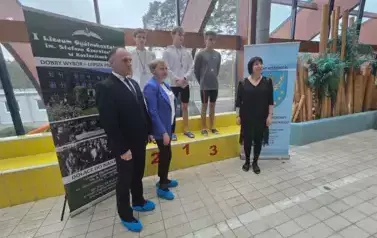 SPORTOWA RYWALIZACJA NA BASENIE 16