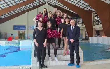 SPORTOWA RYWALIZACJA NA BASENIE 18
