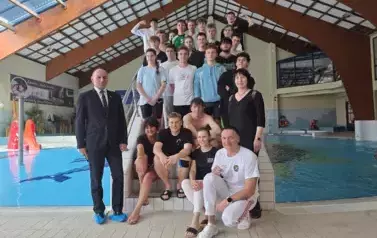 SPORTOWA RYWALIZACJA NA BASENIE 19