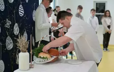 WIELKANOCNY APEL W SZKOLE SPECJALNEJ W KOZIENICACH 8