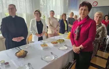 ŚWIĄTECZNA ATMOSFERA W ZIELONYM &ndash; WSP&Oacute;LNE SPOTKANIE KADRY 6