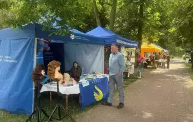 MŁODZIEŻ OHP ŚWIĘTOWAŁA ZAKOŃCZENIE ROKU  NAD JEZIOREM W KOZIENICACH 7