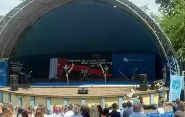 MŁODZIEŻ OHP ŚWIĘTOWAŁA ZAKOŃCZENIE ROKU  NAD JEZIOREM W KOZIENICACH 10