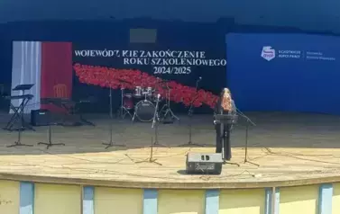 MŁODZIEŻ OHP ŚWIĘTOWAŁA ZAKOŃCZENIE ROKU  NAD JEZIOREM W KOZIENICACH 13