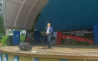 MŁODZIEŻ OHP ŚWIĘTOWAŁA ZAKOŃCZENIE ROKU  NAD JEZIOREM W KOZIENICACH 20