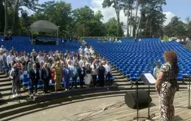 MŁODZIEŻ OHP ŚWIĘTOWAŁA ZAKOŃCZENIE ROKU  NAD JEZIOREM W KOZIENICACH 23