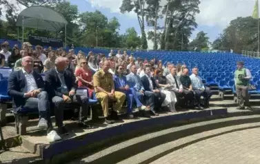 MŁODZIEŻ OHP ŚWIĘTOWAŁA ZAKOŃCZENIE ROKU  NAD JEZIOREM W KOZIENICACH 24