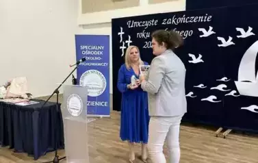 Z UŚMIECHEM KU WAKACJOM &ndash; ZAKOŃCZENIE ROKU W SOSW W KOZIENICACH 16