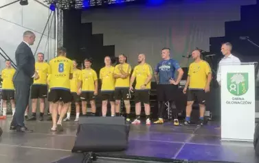 PIŁKARSKIE EMOCJE PODCZAS DNI MIASTA I GMINY GŁOWACZ&Oacute;W 9
