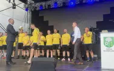 PIŁKARSKIE EMOCJE PODCZAS DNI MIASTA I GMINY GŁOWACZ&Oacute;W 11