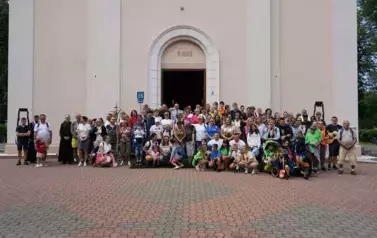 KOZIENICKA &bdquo;OSIEMNASTKA&rdquo; WYRUSZYŁA NA PIELGRZYMI SZLAK 16