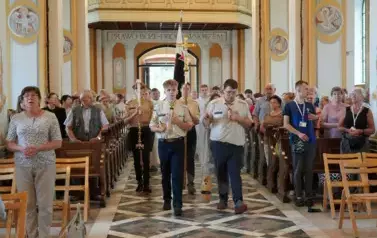 KOZIENICKA &bdquo;OSIEMNASTKA&rdquo; WYRUSZYŁA NA PIELGRZYMI SZLAK 25