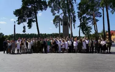 MIESZKAŃCY POWIATU KOZIENICKIEGO ODDALI HOŁD BOHATEROM BITWY WARSZAWSKIEJ 3