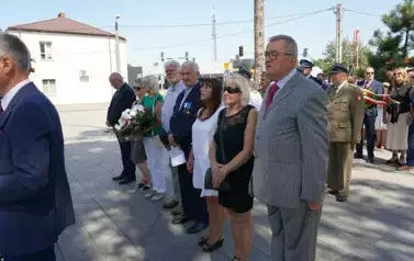 MIESZKAŃCY POWIATU KOZIENICKIEGO ODDALI HOŁD BOHATEROM BITWY WARSZAWSKIEJ 38