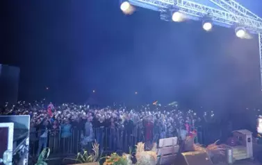Z SZACUNKIEM DLA CHLEBA, Z DUMĄ O ROLNIKACH 1