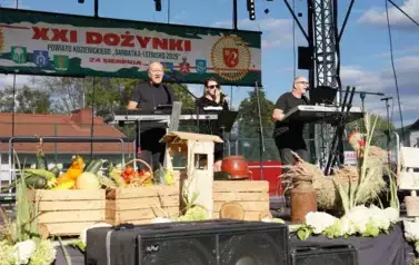 Z SZACUNKIEM DLA CHLEBA, Z DUMĄ O ROLNIKACH 40